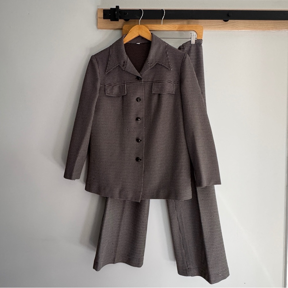 Vintage Sears Women's Brown and White Blazer & Pant Suit Set
